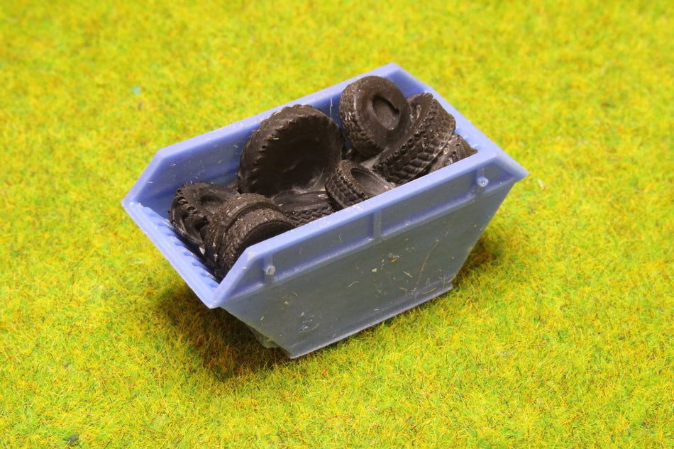 Blue Small Container with Old Tires - H0 Scale