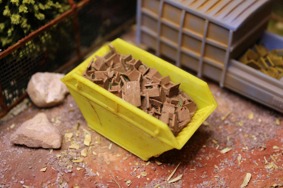 Yellow Small Container with Cardboard Waste- H0 Scale