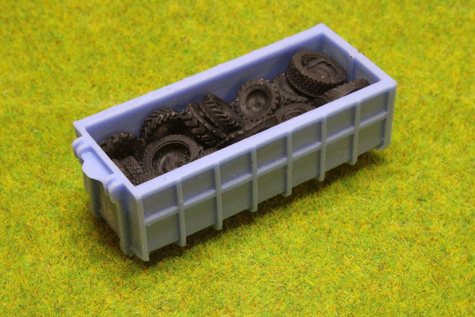 Blue High Container with Old Tires - H0 Scale