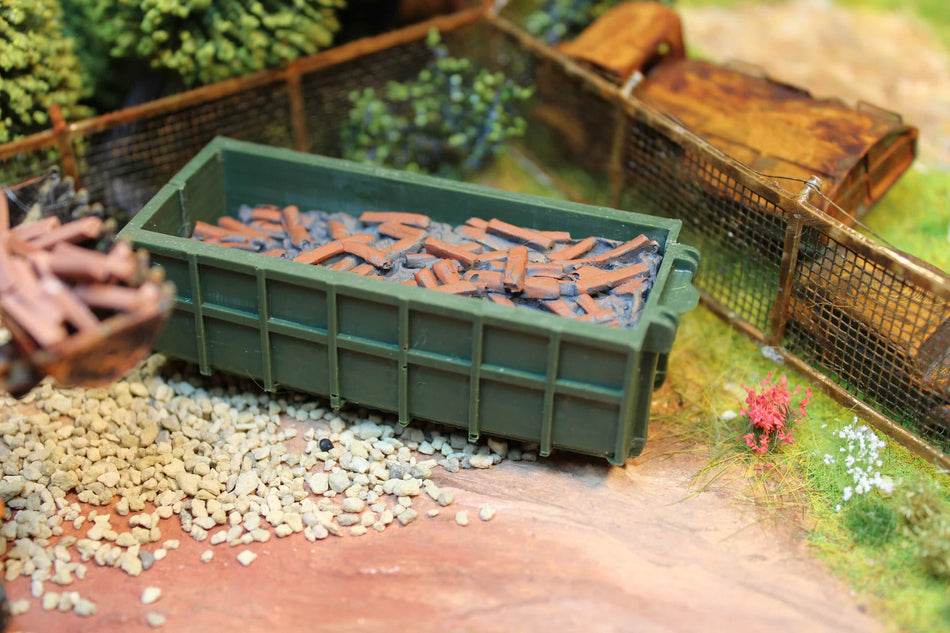 Green High Container with Old Brickwork - H0 Scale