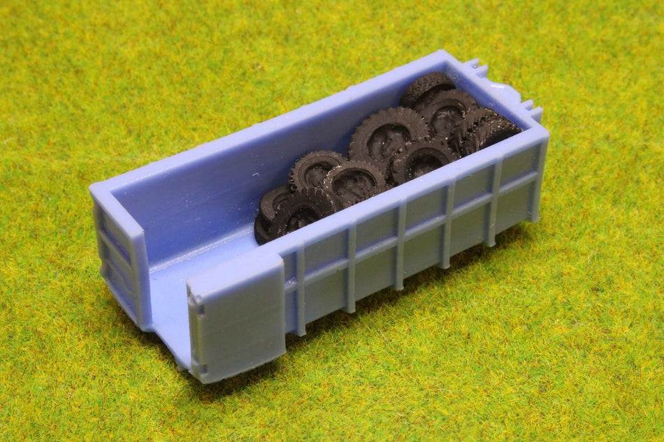 Blue High Container with Old tires- H0 Scale