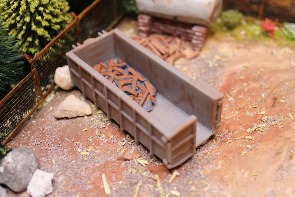 Grey High Container with old brickwork - H0 Scale