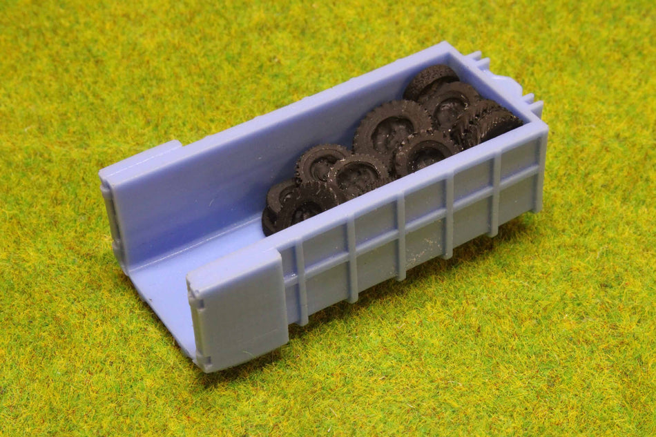 Blue High Container with old Tires - H0 Scale