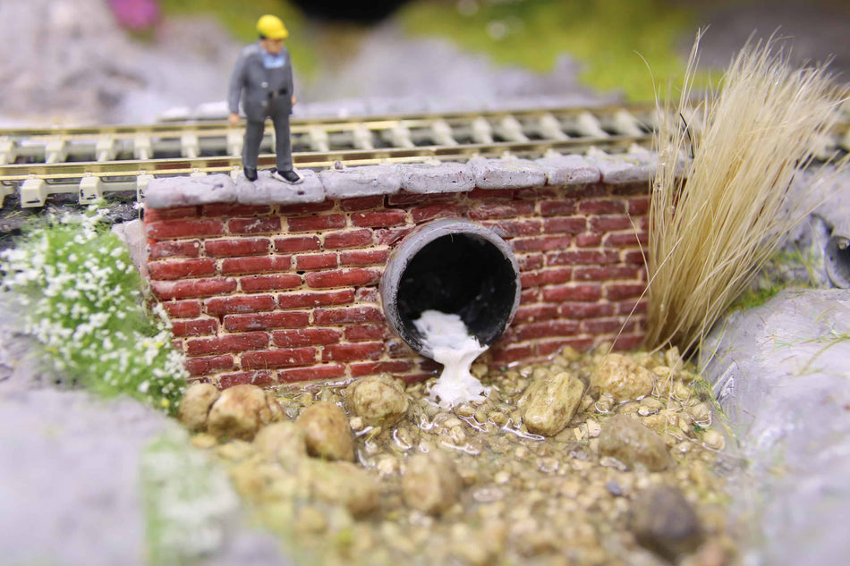 Culvert with Pipe- H0 Scale