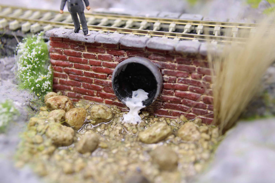 Culvert with Pipe- H0 Scale