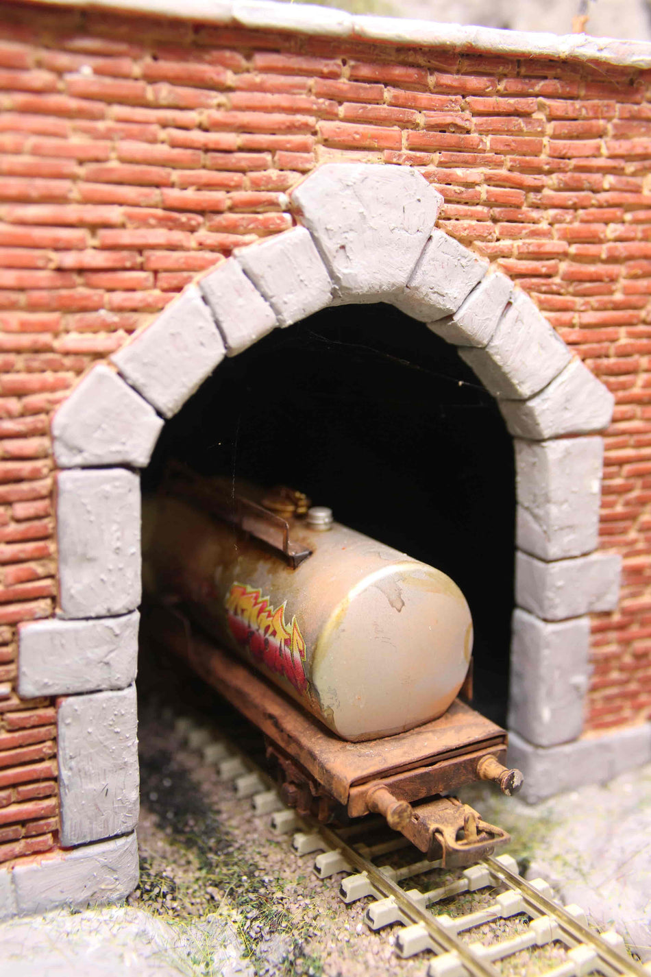 Brickwork Portal for single train track - HO scale