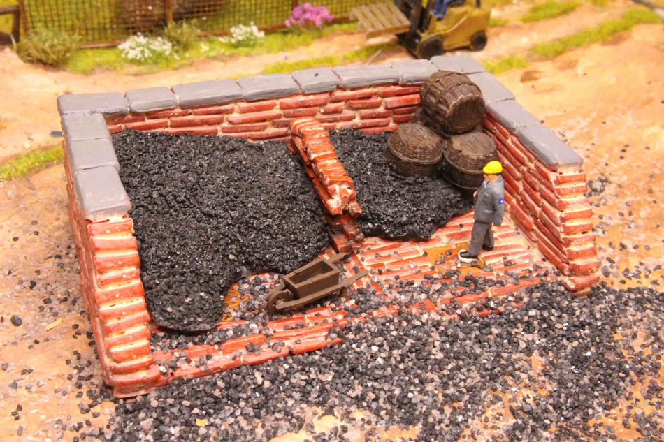 Brickwork Coal Storage With Coal and Barrels- H0 Scale