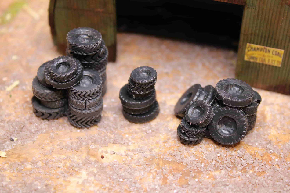 Set of Old Tires - H0 Scale