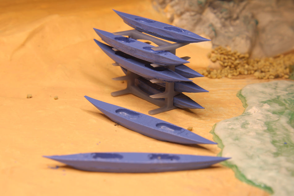 Set 8 canoes in a rack- H0 Scale