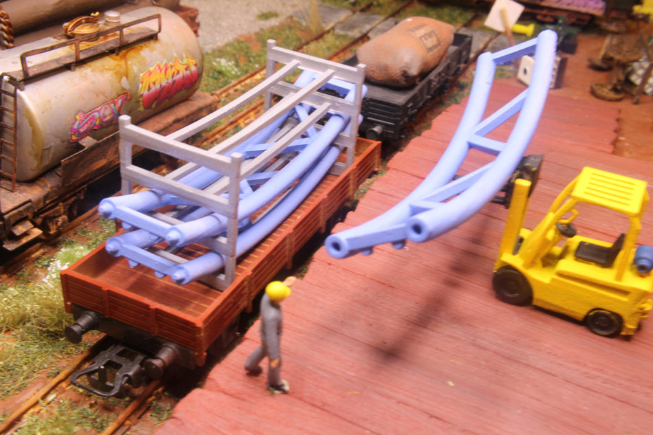 Train Load: Roller Coaster Track in a rack - HO-scale