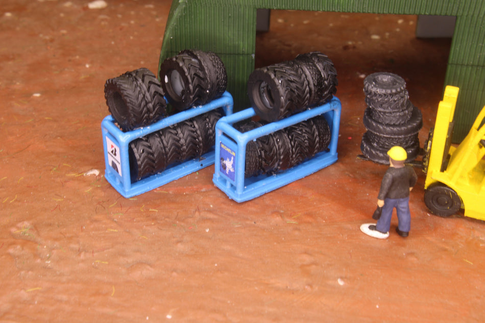 2 Racks with car tires - H0 Scale