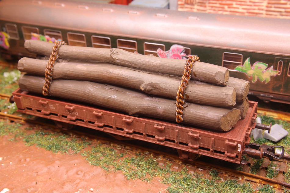 Train Load: Tree Trunks - HO-scale