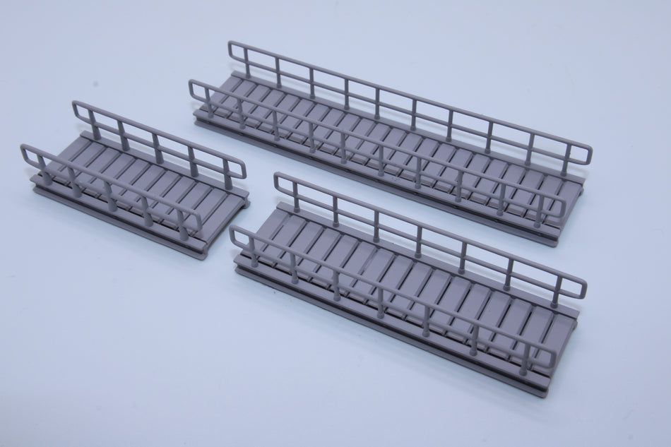 Miniature Pedestrian Bridge – HO Scale Bridge Model for Diorama
